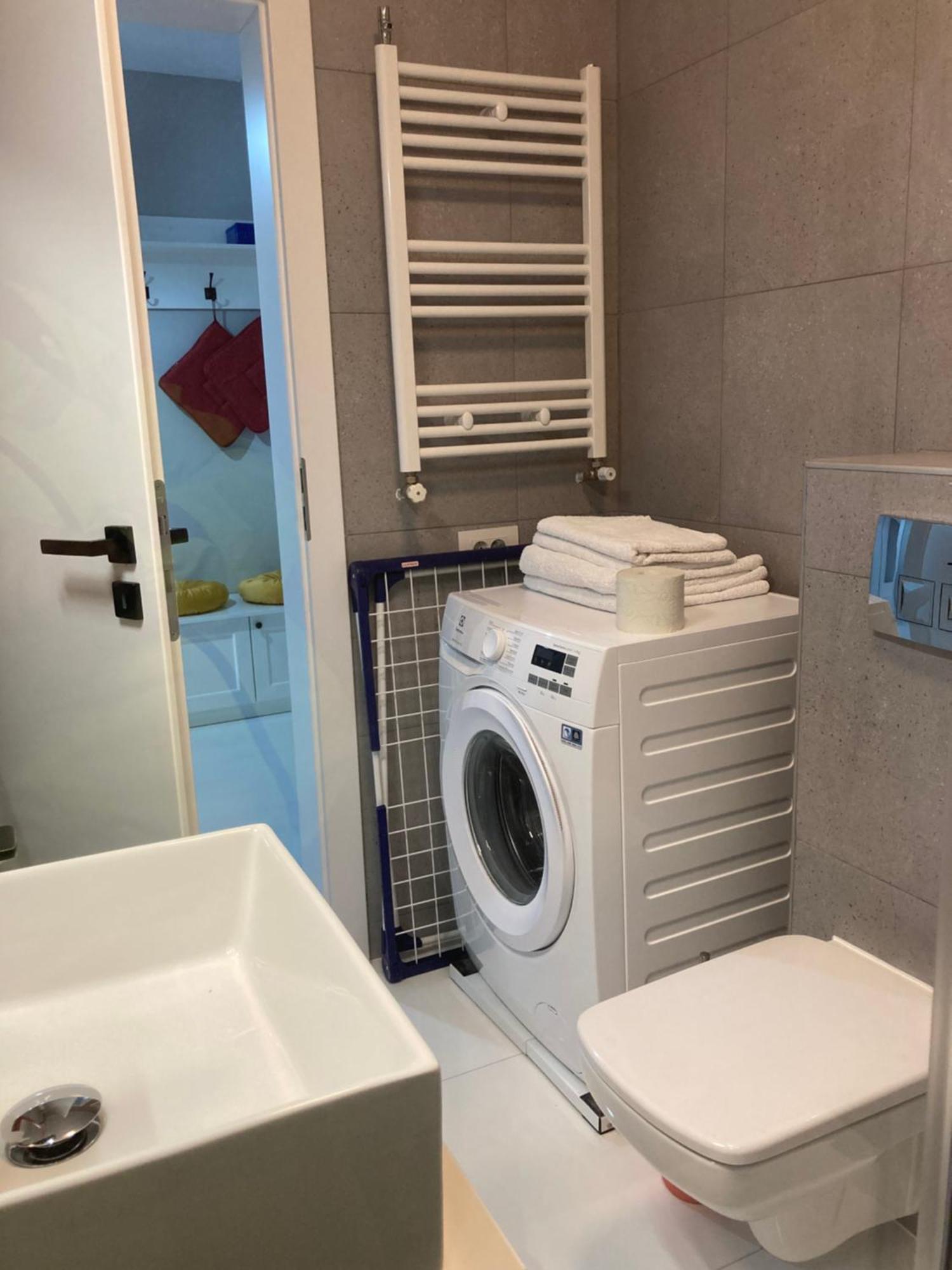 Apartamentul Max, practic și confortabil Oradea Exterior foto